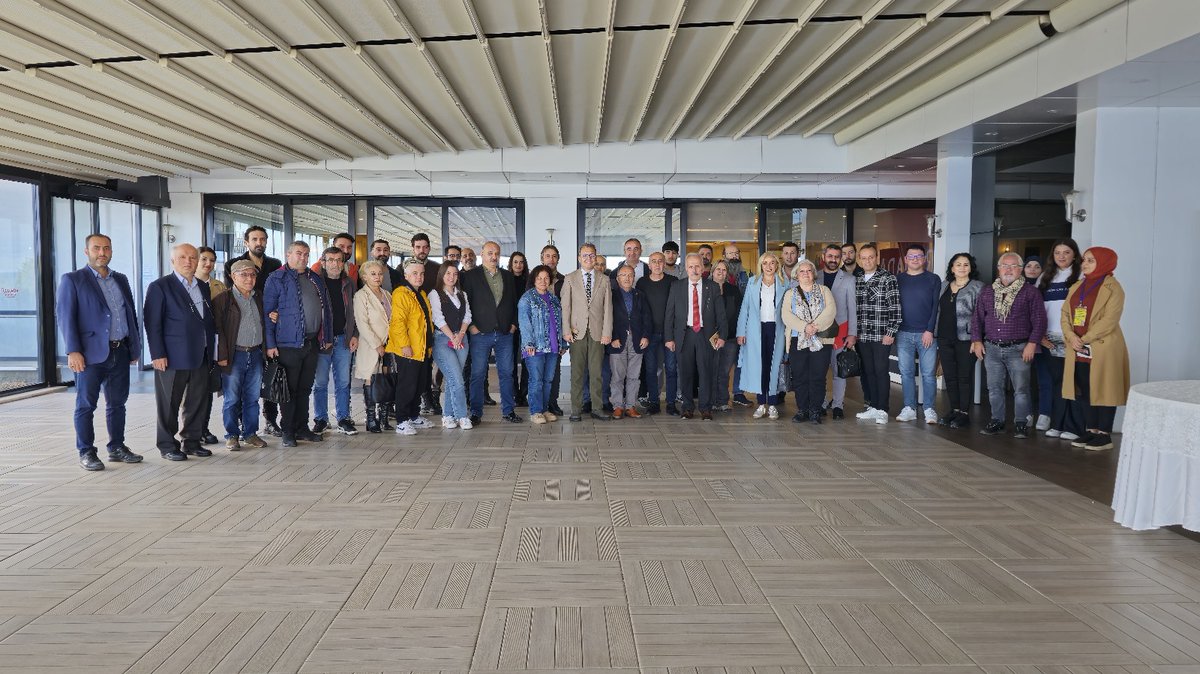 Gazeteciler Cemiyeti’nin 9.Köy projesi kapsamında gerçekleştirdiği Bölgesel Eğitimler, Giresun’da ikinci gününde gerçekeleşen eğitim ve konuşmalar ile son buldu. Toplantıya medya çalışanları, akademisyenler ve iletişim fakültesi öğrencileri yoğun katılım gösterdi.
