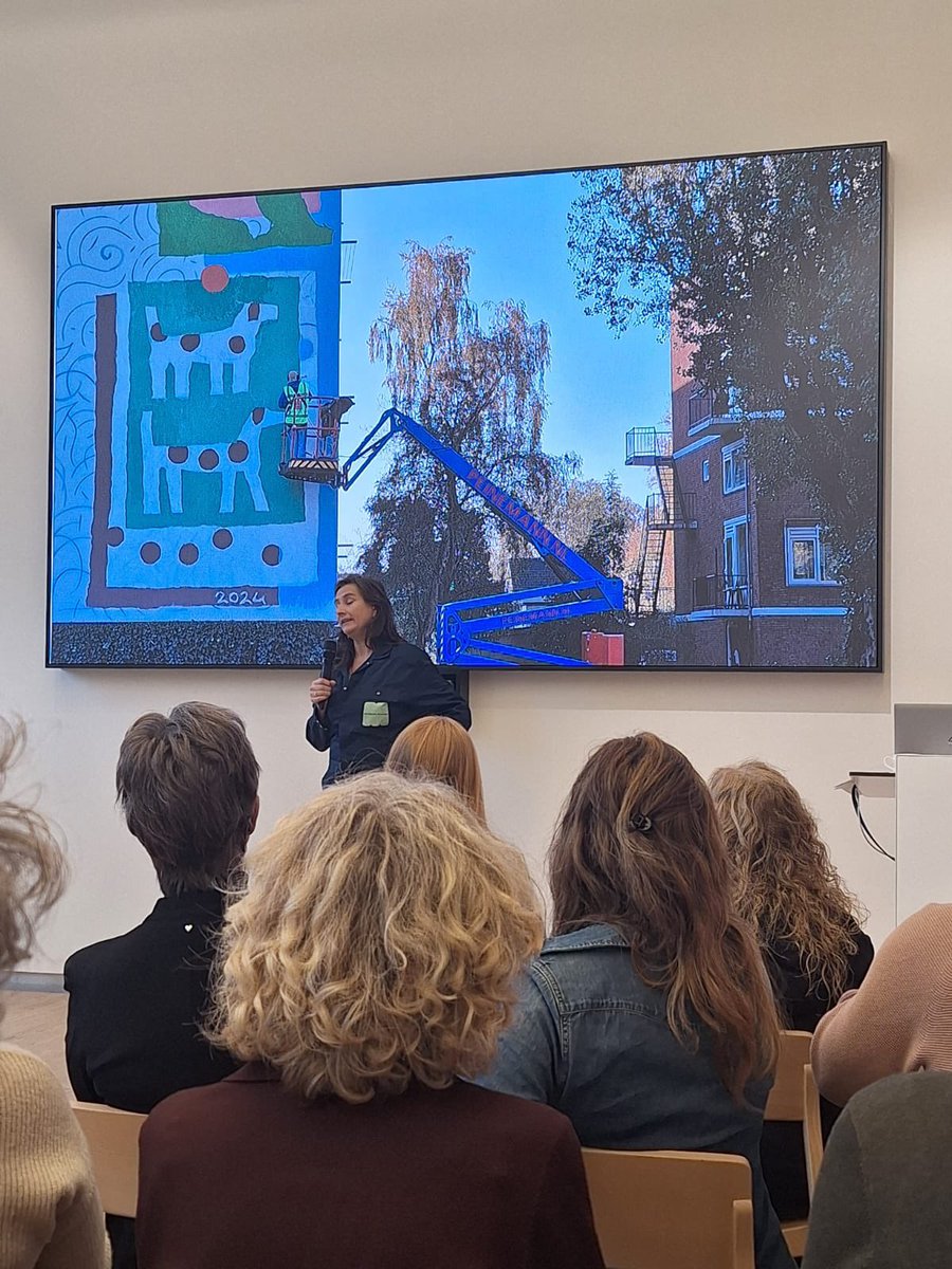 Met <a href="/femkeh/">Femke Hameetman</a> de eindpresentatie en afronding van ‘Murals Museu 2024’ bezocht. 

Uiteraard ook met de kunstenaar van onze eigen Mural in <a href="/GemDordrecht/">Gemeente Dordrecht</a>.

Het is zo van belang om met kunst gesprekken in wijken te helpen! Trots op!
