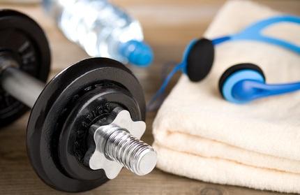 "Les exercices de musculation activent les mécanismes d’élimination des déchets cellulaires et combattent la sénescence », conclut une équipe de l’Université de Bonn. urlz.fr/sZeM #senescence  #muscu #SportSurOrdonnance