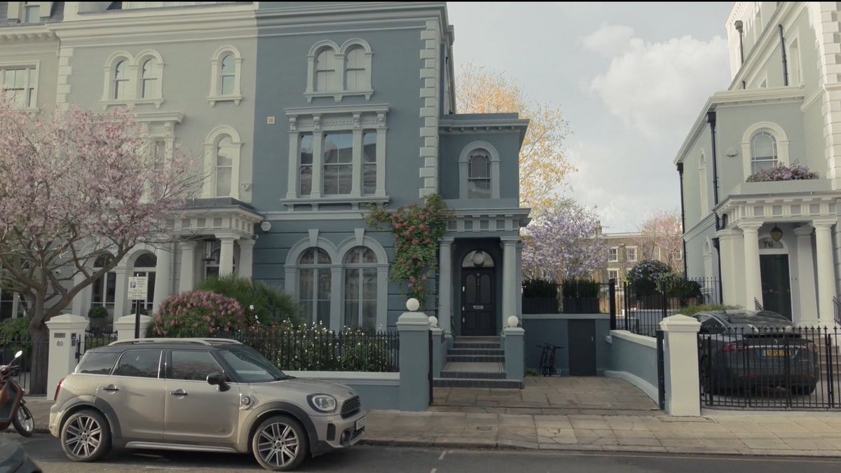 _martremblay's tweet photo. Girls don’t want boys, girls want Catherine Ravenscroft’s home https://t.co/iYTihmcJbO