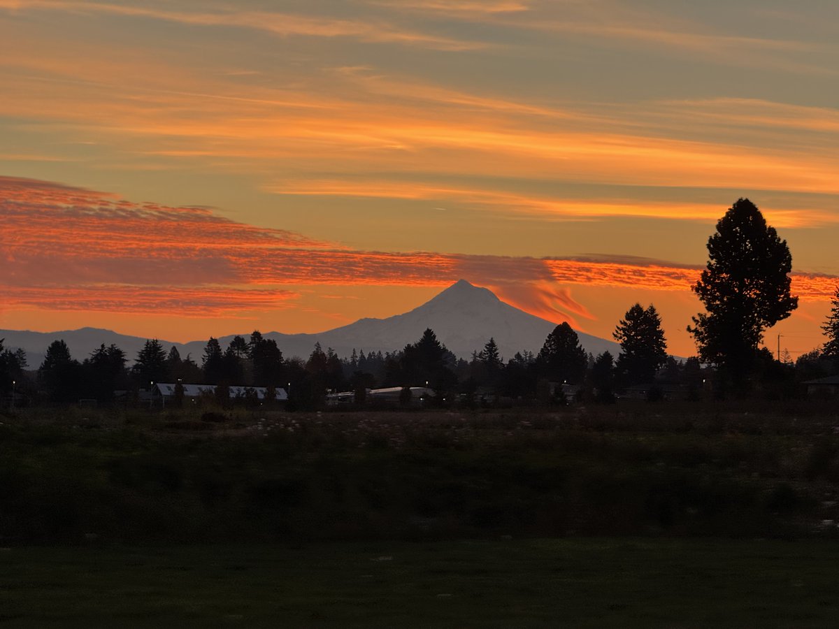 Today's sunrise view 🧡🌄
