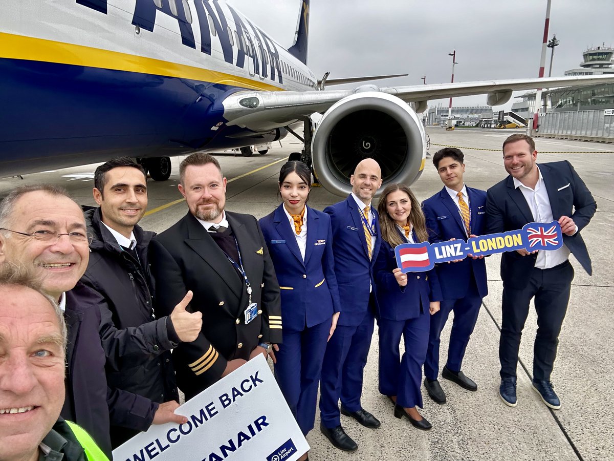 #CEOmeeting at Linz Airport - I joined the comeback of Ryanair flights to Linz, Austria today. A very good opportunity to talk with Norbert Draskovits, CEO Linz Airport and Andreas Gruber, CEO <a href="/Laudamotion1/">Laudamotion</a>, member of the <a href="/Ryanair/">Ryanair</a> Group.