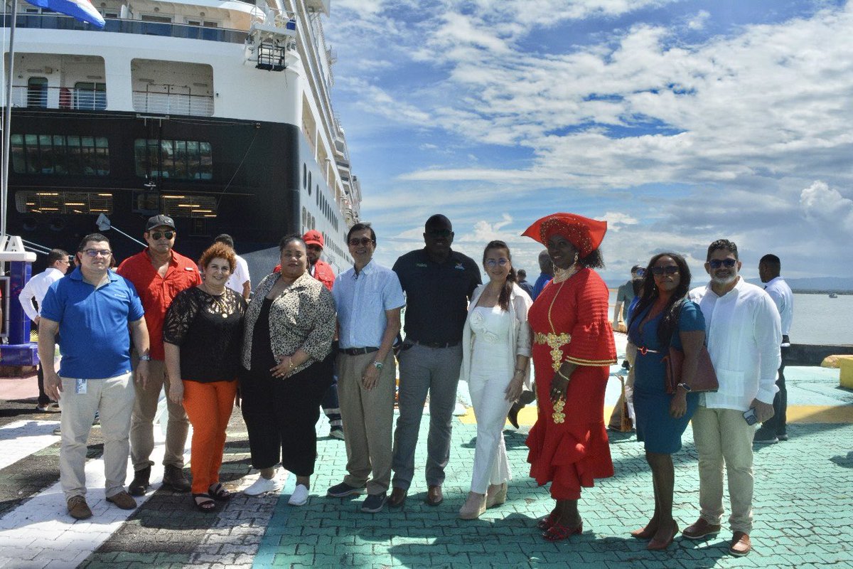 SussyWing's tweet photo. Apertura oficial de la temporada de Cruceros 2024-2025, Puerto Limón, Costa Rica https://t.co/Oet20WNGX5