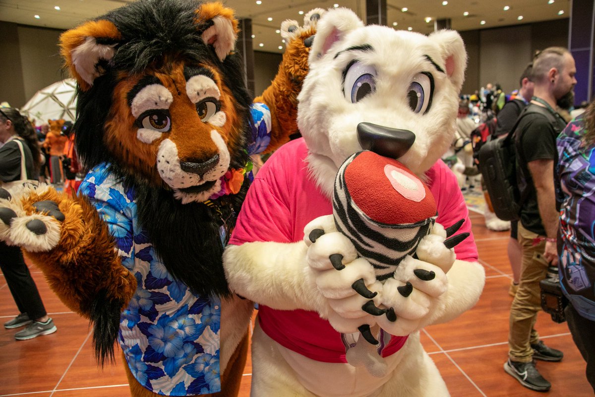 kijani_lion's tweet photo. All my photos from #BLFC2024 are up! This first album has photos of me in suit from the Fursuit Festival &amp; around conspace: https://t.co/lY7XuU2CVC

If we got a Fursuit photo together, it’s here! 

Thank you @HearzLion for helping capture these memories ❤️
#FursuitFriday https://t.co/iAn8caQHRA