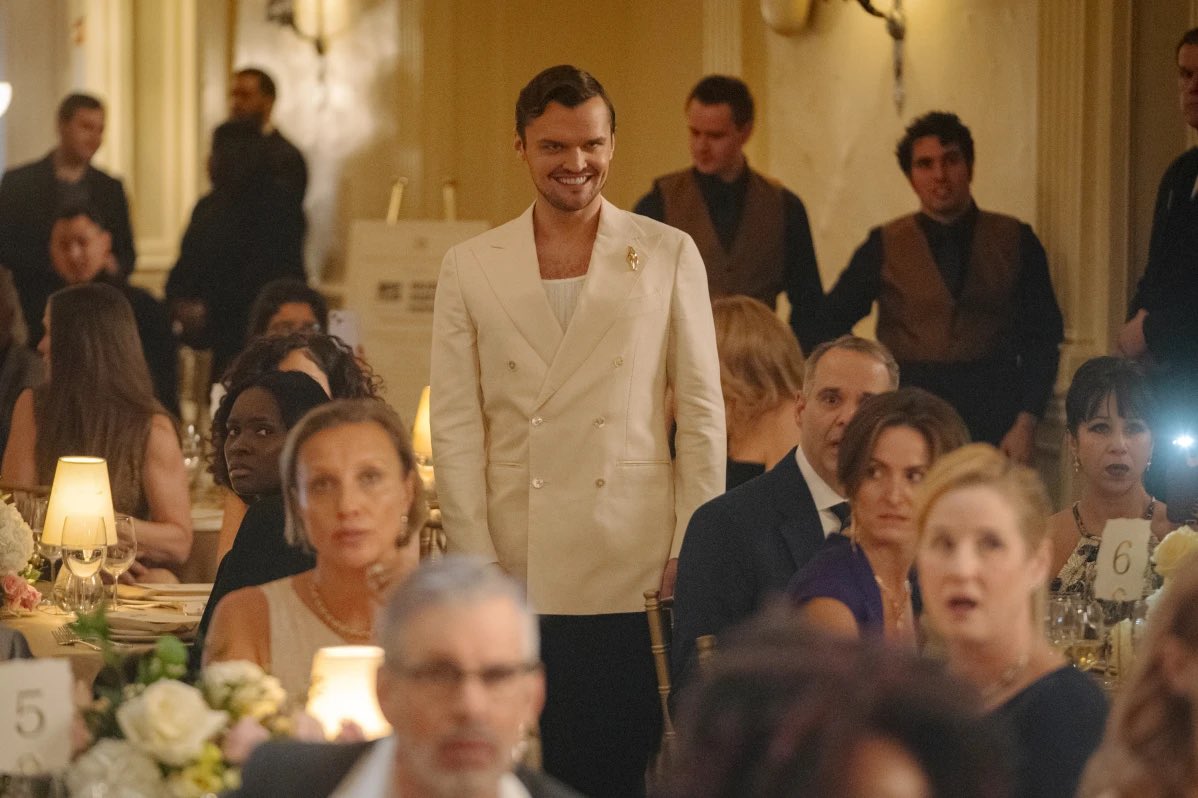 VandyPrice's tweet image. SMILE 2: Not since Grown-Ups has Voss water been such a critical plot point. Didn’t love the repetitive story beats &amp;amp; general feeling of aimlessness that occupied too much of the two hour-plus runtime. That said, Scott is great &amp;amp; if 3 picks up where this left off, bring it on.