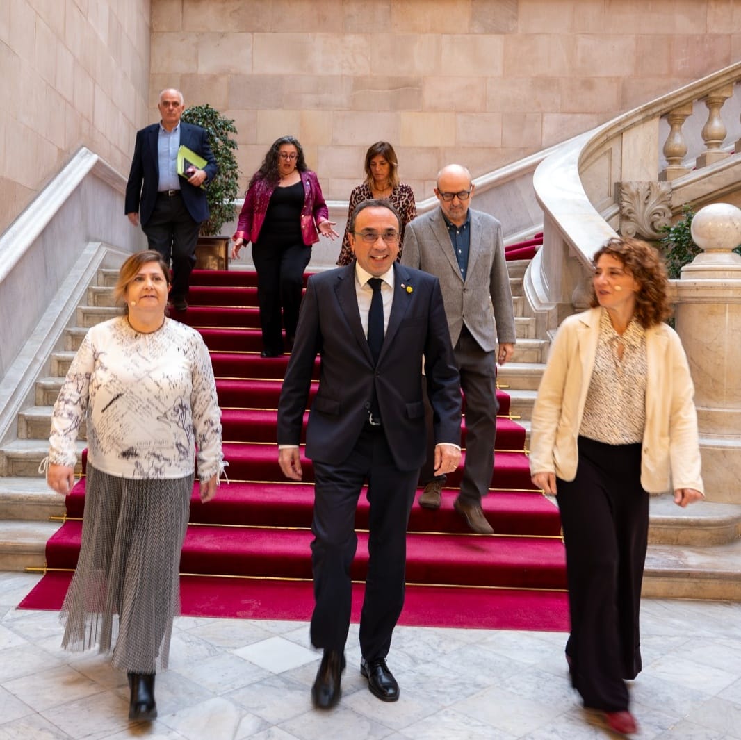 fcri_cat's tweet photo. El @parlamentcat ha estat l’escenari de la inauguració oficial de la 29a Setmana de la Ciència!

📺Si te l'has perdut, pots recuperar-la aquí: https://t.co/VS0DwoqcKK

⚗️Més de 100 institucions i entitats de tot #Catalunya, incloent-hi universitats, escoles i biblioteques, s'han mobilitzat per organitzar més de 400 activitats obertes a tothom. 

🎯 L'objectiu? Apropar la ciència i la tecnologia a la ciutadania i promoure les vocacions científiques entre els més joves.

🔎Consulta el programa complet i uneix-te a aquesta setmana farcida de #ciència!

https://t.co/UZ78T1lptQ

#SC24CAT