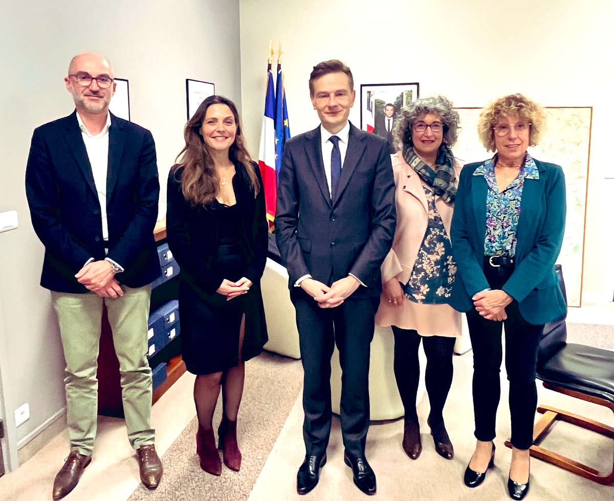 McMissir (@mcmissir) on Twitter photo Un grand merci à Vincent Stanek pour son accueil chaleureux et nos échanges nourris sur la #formation dans <a href="/AcReims/">Académie de Reims</a> avec l’Ecole Académique de Formation et la Cardie.
<a href="/Canope_DTGE/">Réseau Canopé Grand Est</a> <a href="/pagotto_e/">Eric Pagotto</a> Un grand merci à Vincent Stanek pour son accueil chaleureux et nos échanges nourris sur la #formation dans <a href="/AcReims/">Académie de Reims</a> avec l’Ecole Académique de Formation et la Cardie.
<a href="/Canope_DTGE/">Réseau Canopé Grand Est</a> <a href="/pagotto_e/">Eric Pagotto</a>