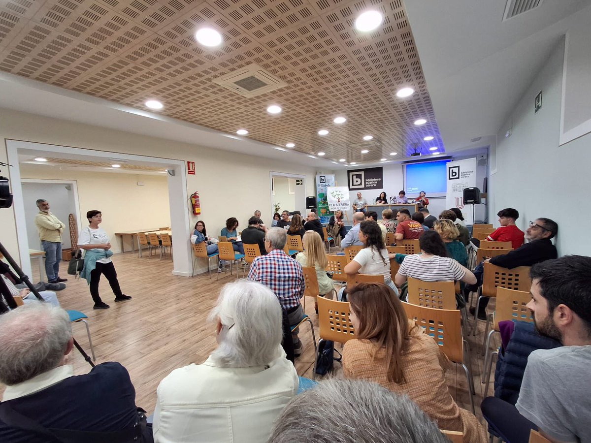 RedClima's tweet photo. 🙋🏻‍♀️📢Aquí algunas fotos de la mesa redonda celebrada ayer en #Utrera , donde se trataton temas clave como la emergencia #climática y sostenibilidad🌱🌏 

‼️Muchas gracias a las asociaciones locales y de muchas zonas de Sevilla que formaron parte de la jornada👏🏻

@redutreraclima https://t.co/m6264W4ORd