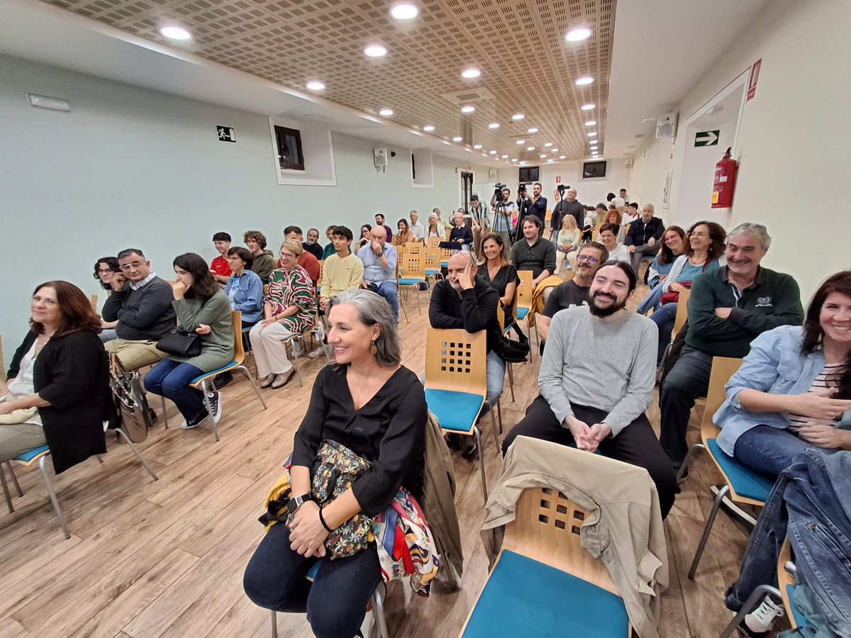 RedClima's tweet photo. 🙋🏻‍♀️📢Aquí algunas fotos de la mesa redonda celebrada ayer en #Utrera , donde se trataton temas clave como la emergencia #climática y sostenibilidad🌱🌏 

‼️Muchas gracias a las asociaciones locales y de muchas zonas de Sevilla que formaron parte de la jornada👏🏻

@redutreraclima https://t.co/m6264W4ORd