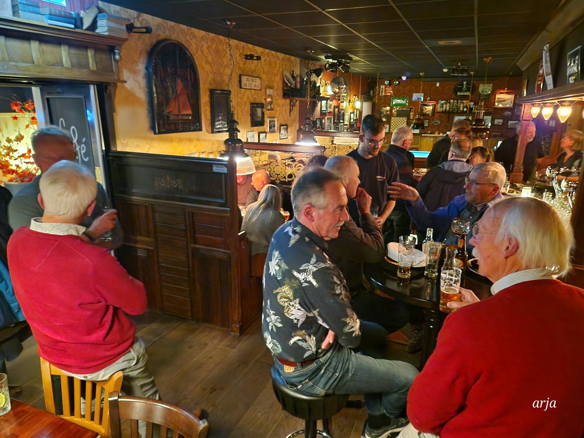 ArjaKastelein's tweet photo. Einde seizoens-borrel van (co-)schippers #zonnepontje #jongeseun was weer gezellig en met veel genoegen heb ik de #captainscap doorgegeven... #schippervanhetjaar #Harlingen https://t.co/mYaoC8Cb6L