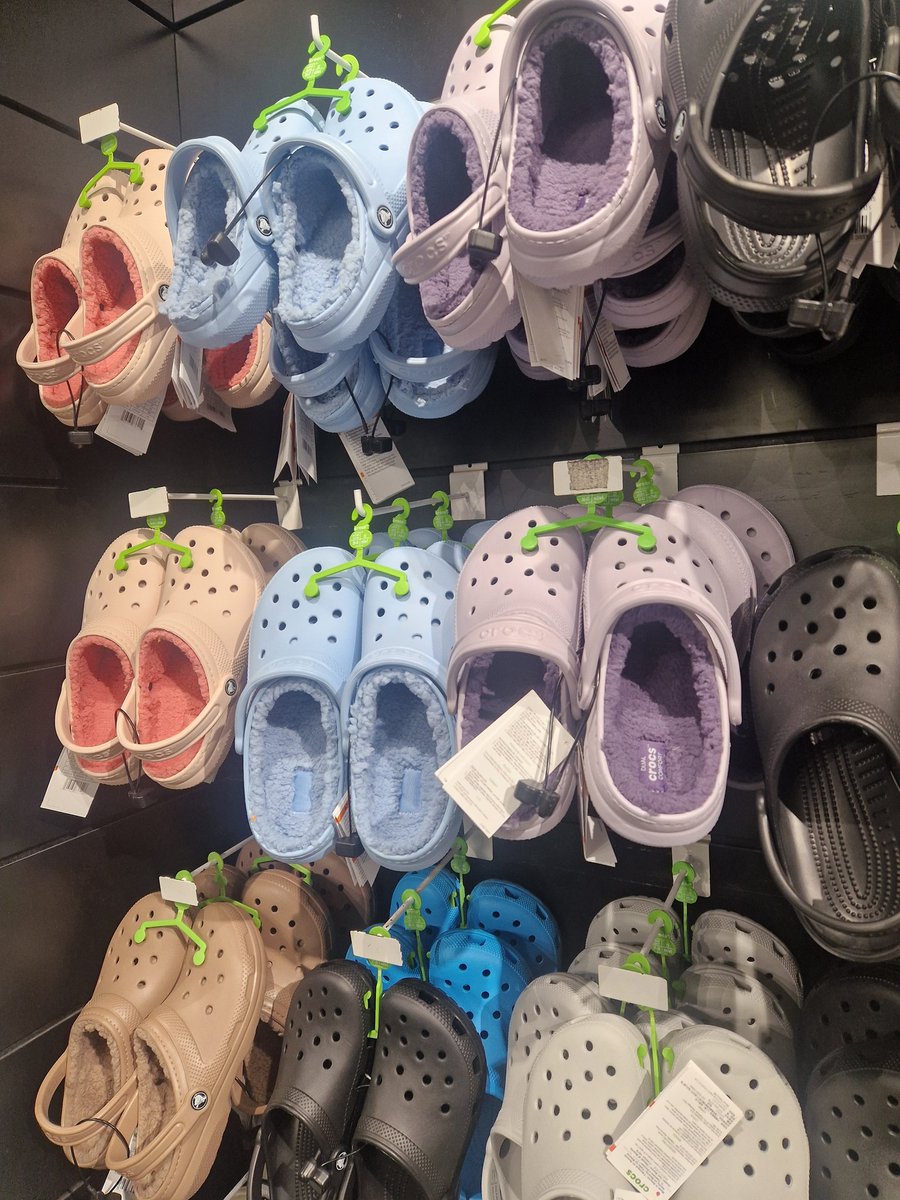 Out with <a href="/missehynes/">Emily</a> buying her winter crocs