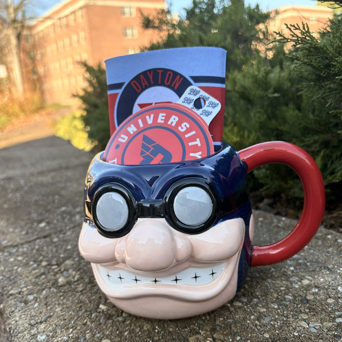 UDRetailOps's tweet photo. Not just for coffee—this mug’s got room for all my school spirit (and snacks)! ☕🍿✈️
ON SALE TODAY FOR $15.00!

#UDBookstore #universityofdayton #daytonflyers #weareUD #flyerfaithful #flyerfamily #daytonohio #daytonfamily #daytongear #flyerspirit 

https://t.co/TwaYhEOLAl https://t.co/B9Tz9jzXXj