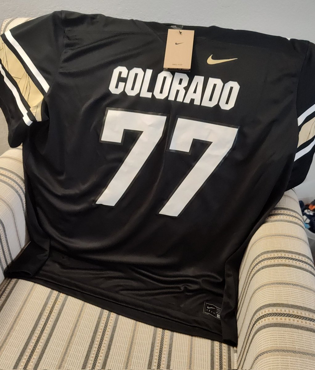 StuffBoulder's tweet photo. My game day gear has arrived...@CUBuffsFootball @JordanSeaton_ https://t.co/quGpdOYBhn