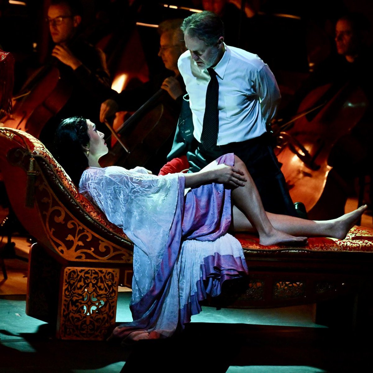 Huang Ruo tweet media