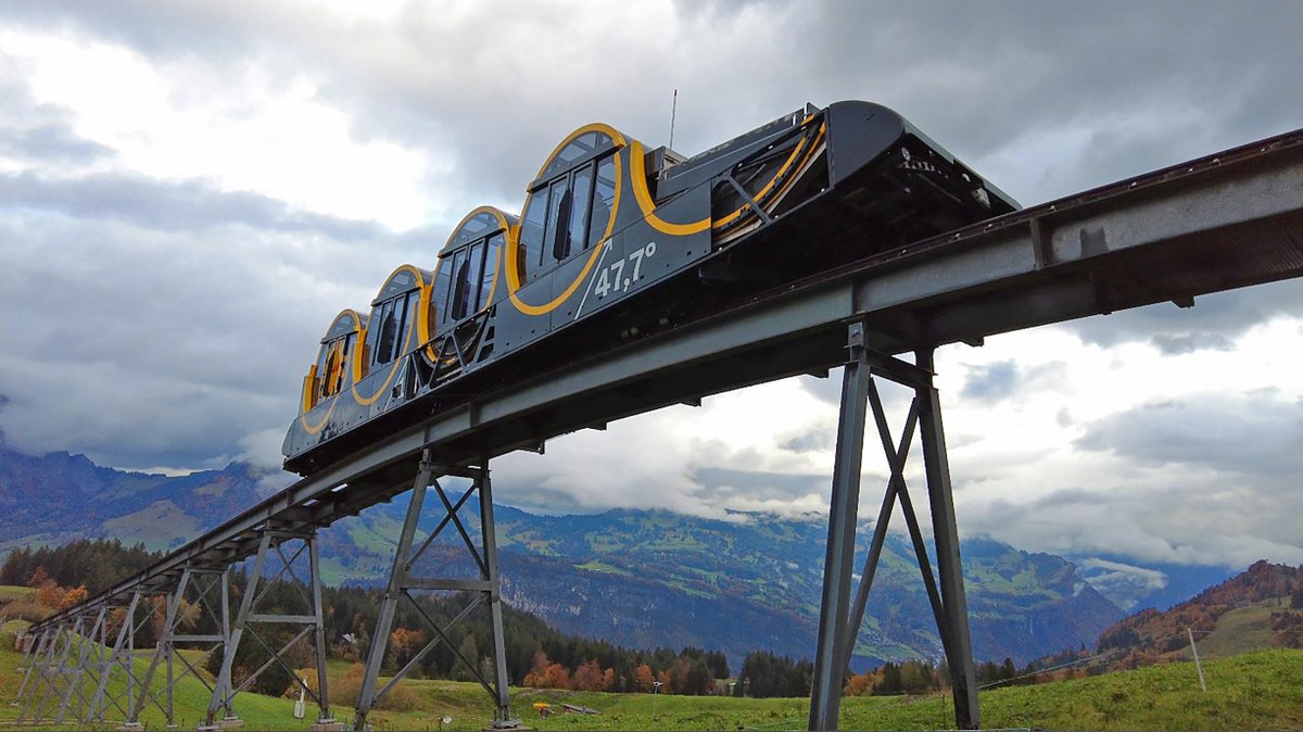 funimag's tweet photo. Funicular Schwyz - Stoos.
Stoosbahn  110% 47.7°  ↗️ the steepest funicular in Europe  🇨🇭🚞 
#funicular #Stoosbahn #Stoos #standseilbahn #Schwyz https://t.co/S4kzWKUJzb