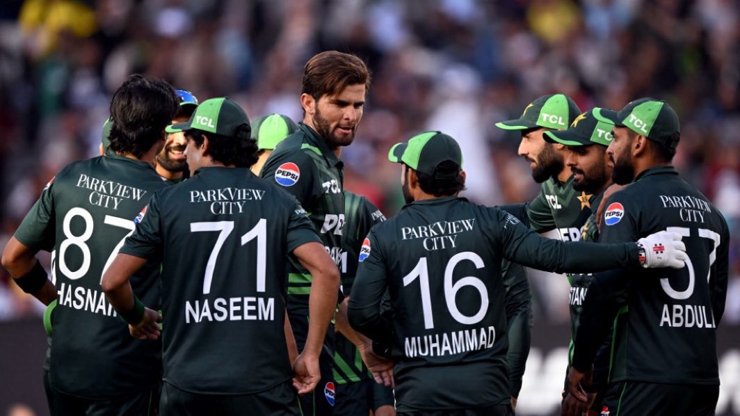 DR_YOUSAF51's tweet photo. PAKISTAN 🇵🇰 TEEM 
GOOD 👍 BETTING 

#ShaheenShahAfridi  Good bowling 🎳 https://t.co/EYIkOOmx12