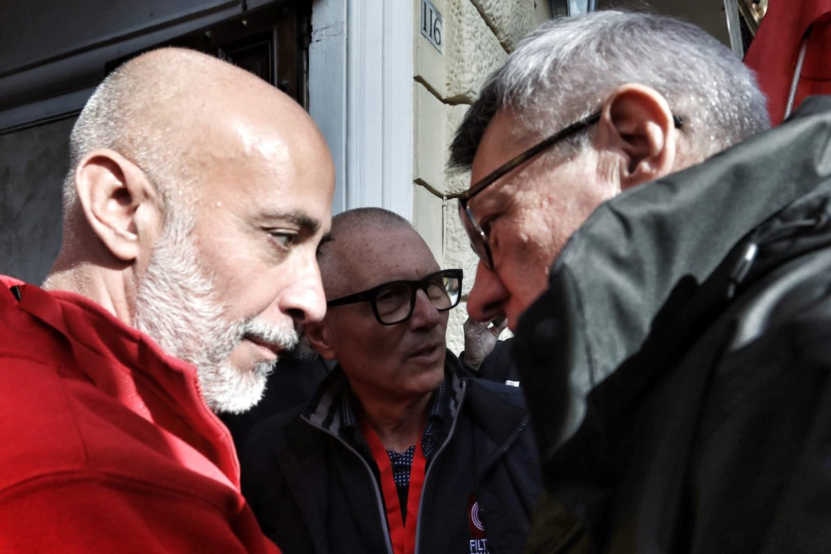 🟥 Grande riuscita dello sciopero del TPL con una adesione media del 90% con punte fino al 100%. 

Uno sciopero per il rinnovo del ccnl, per la carenza di risorse, per la mancanza di politiche di programmazione, per la riforma del settore, per la salute e sicurezza sul lavoro