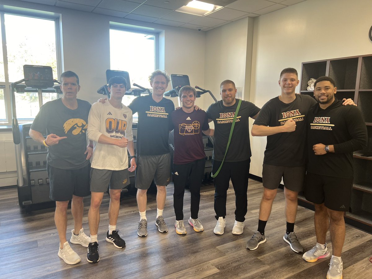 Gameday workout for the staff!!!   Still missing a few, but they will get there #jungletigers!