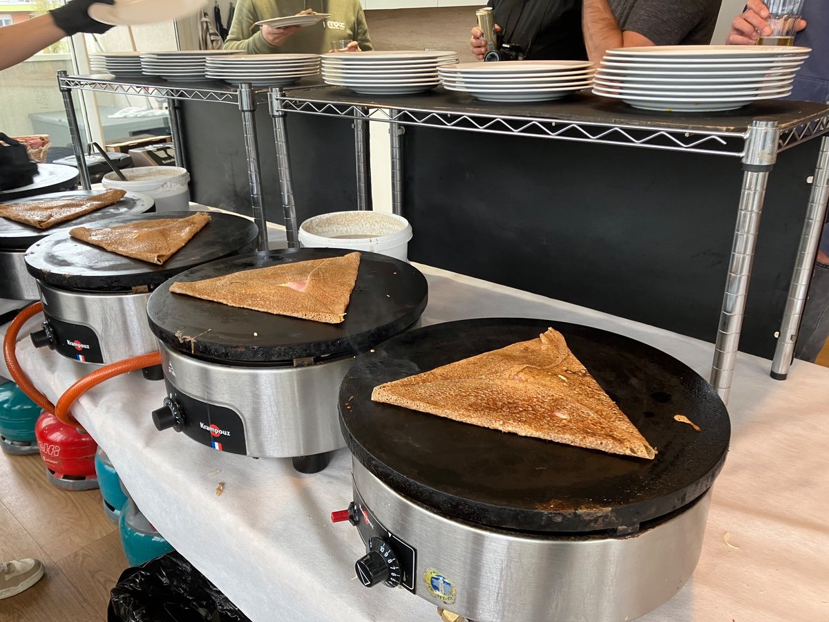 On recharge les batteries chez <a href="/maxdsfrance/">MAX Digital Services</a> avec des galettes pour attaquer sereinement les talks de l’aprem #maxcamp2k24 😋