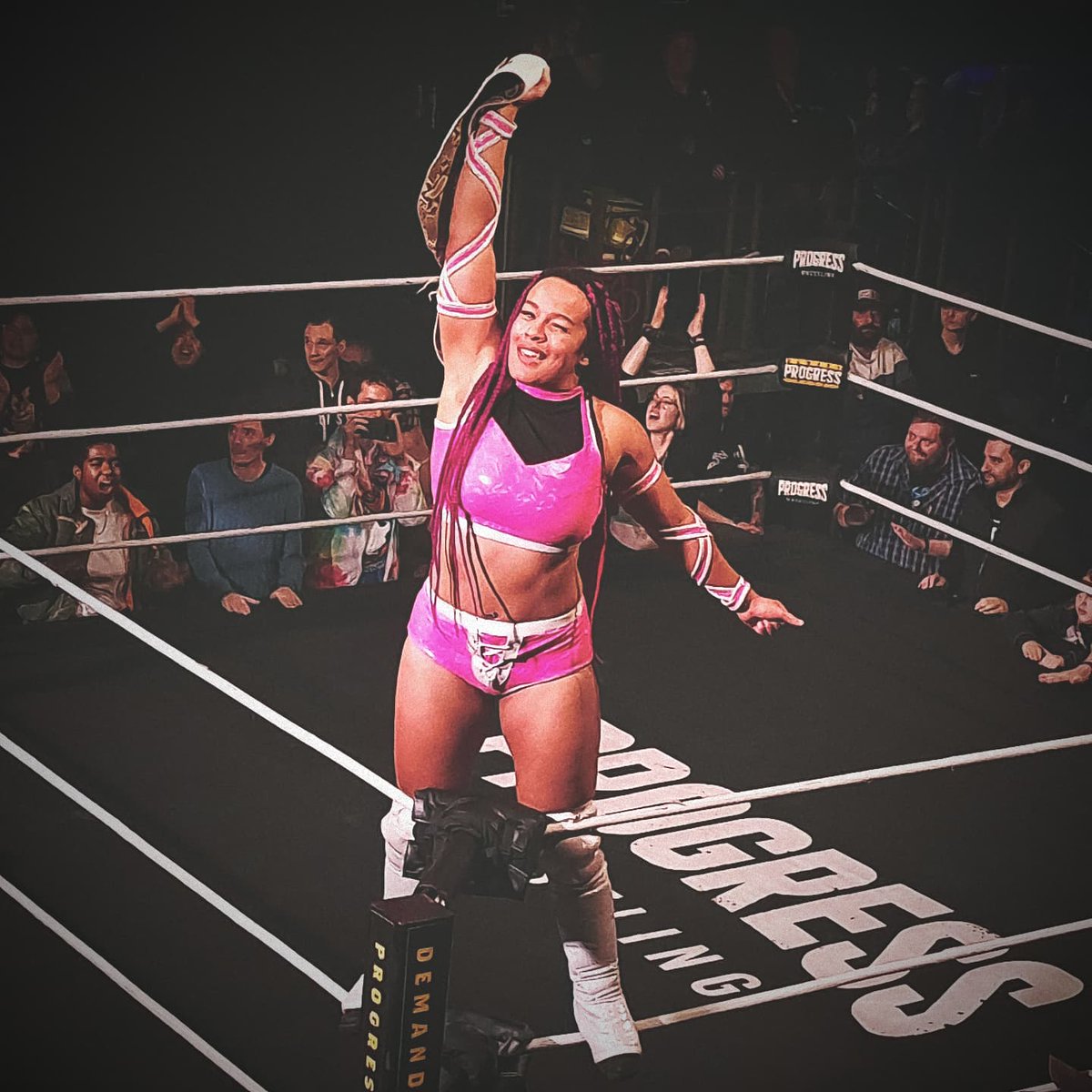 A_sharpyboy16's tweet photo. @WWEID @rhio_wrestler one of the best female wrestlers in Europe 🙌💜 #WWEID #signher https://t.co/DbIVfX8JXA