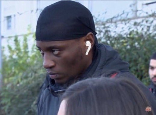 _Nineter's tweet photo. Me in public                        My Headphones https://t.co/KPbXpA5iDe