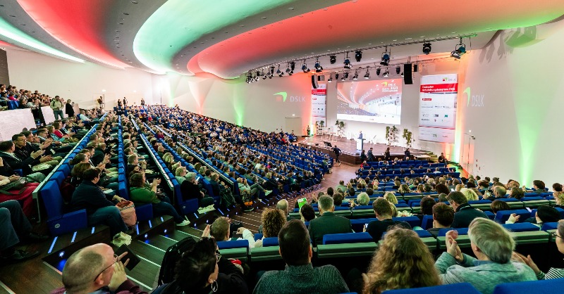 bllv's tweet photo. Anlässlich des @dslk_kongress wurde auch in diesem Jahr forsa beauftragt, eine repräsentative Befragung unter Schulleitungen durchzuführen. Die Ergebnisse wurden heute vorgestellt. Auf dem Podium des DSLK dabei: @BllvSimone @TNeckov