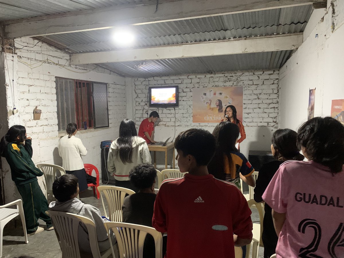 RubenRivera95's tweet photo. Semana de evangelismo Femenino, acompañando al DM Pachacamac B del Pastor Esteve Chapoñan - Iglesia Florida 🙏🏼😃 https://t.co/t7oyF1YMMy