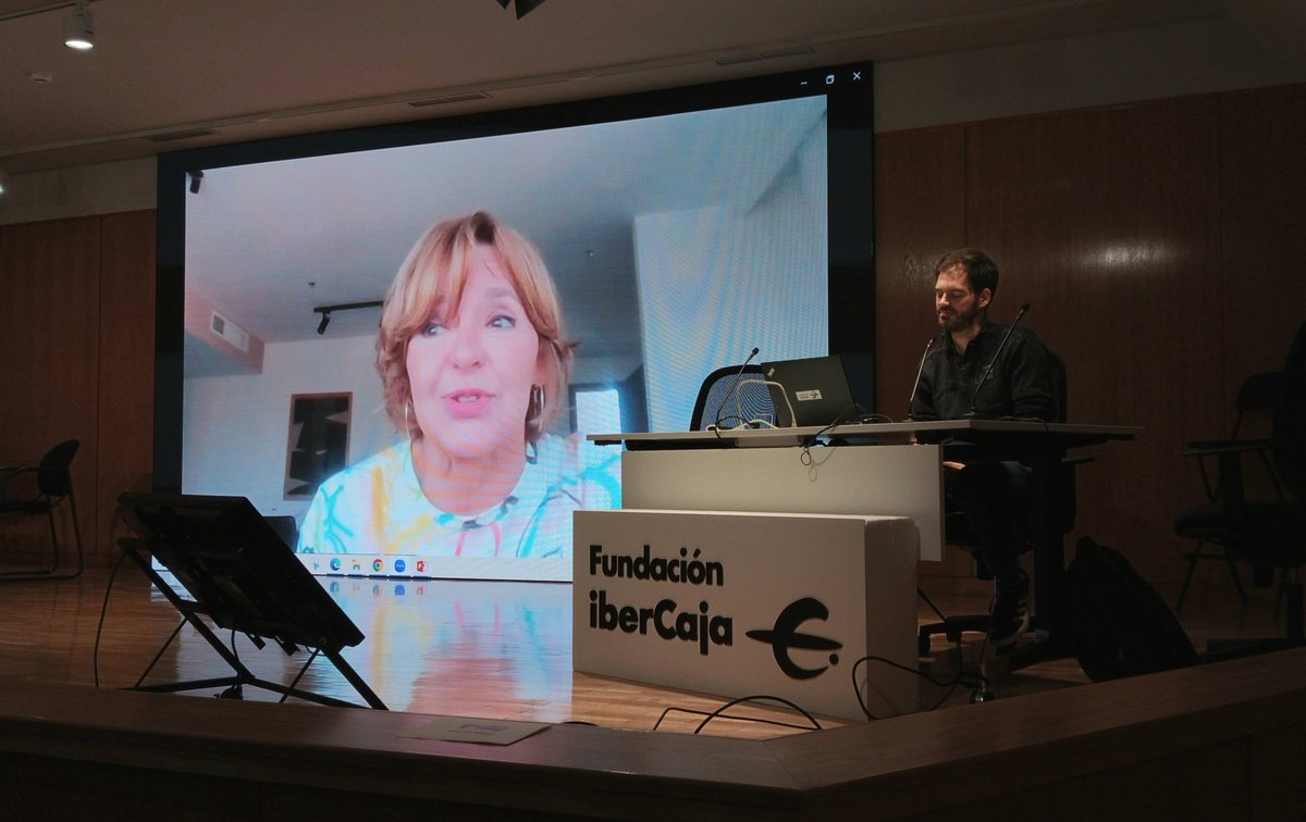 gzumeta's tweet photo. "Tengo capacidad para empatizar mucho  con la gente, y me fascinó esta historia, estuve con la boca abierta", le cuenta @almuariza a @izuzquiza sobre la intrahistoria de su premiado #podcast #ElGuerrillero #Premio @PodcastDays_ Finalista @Premios_Ondas Globales del podcast https://t.co/qEU3rI85xU
