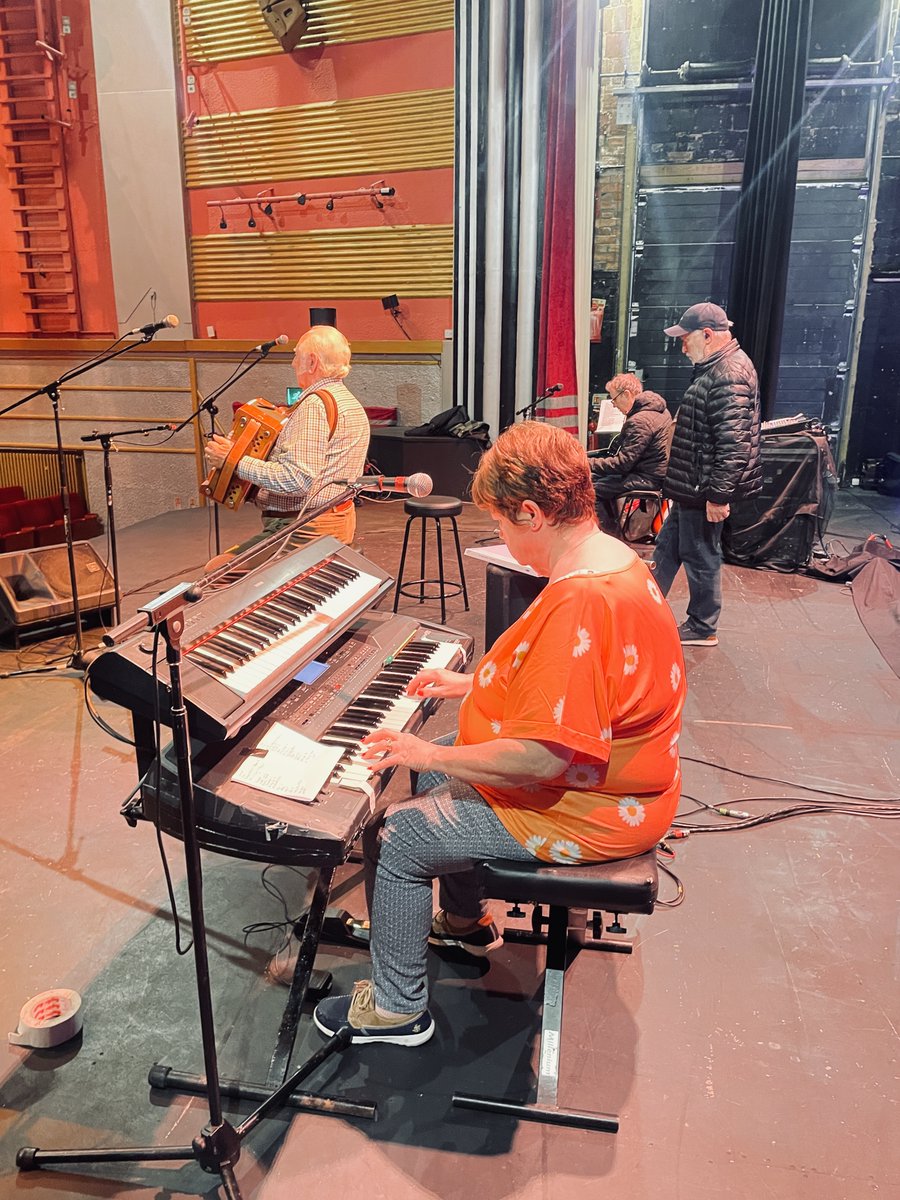 We are half way through our UK Tour.
After a short break we are back on stage in Floral Pavilion Theatre, New Brighton on Saturday.
9th Nov Floral Pavilion Theatre, New Brighton
11th Nov Parr Hall, Warrington
12th Nov The Prince of Wales Theatre, Cannock
fosterandallen.ie
