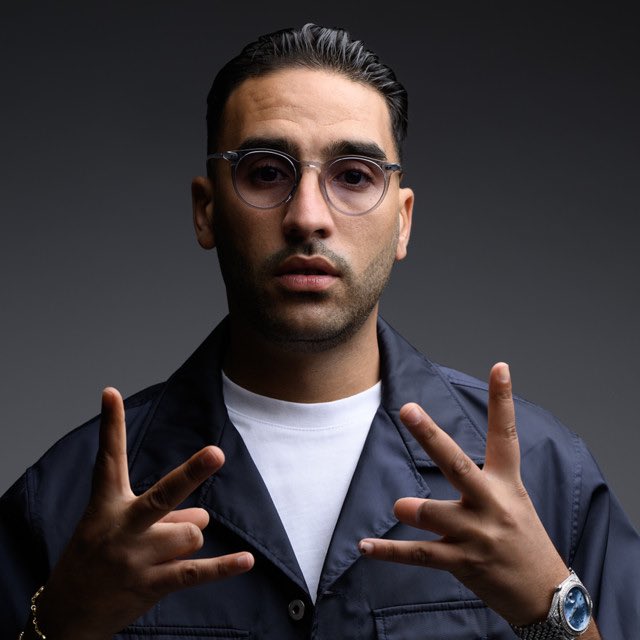 RAPTlME's tweet photo. THREAD : Heuss L’Enfoiré le rappeur drôle qu’il pense être https://t.co/gOPCWx05kG