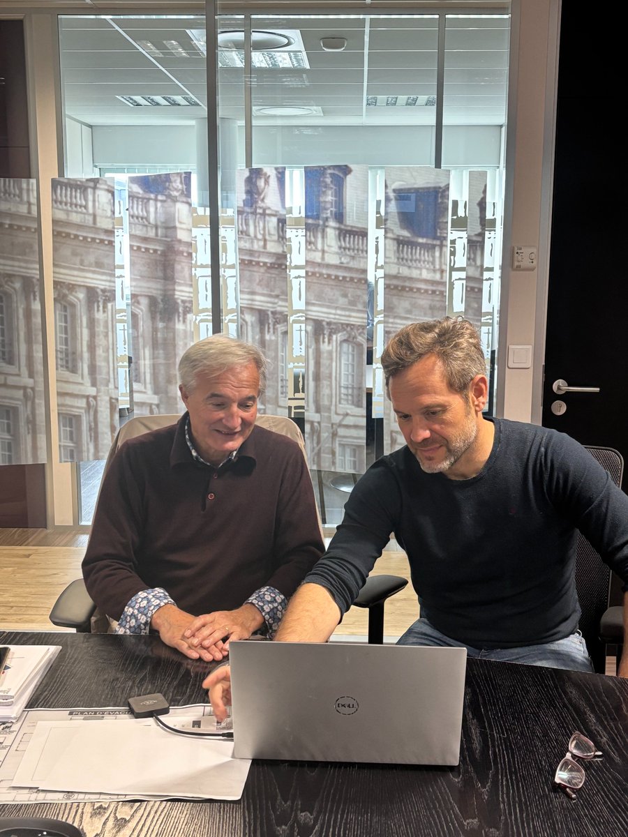 CubertafonG's tweet photo. 📢 3⃣5⃣0⃣ participants au webinaire #securite  #numérique au profit des #entreprises #TPME organisé par @FTravail_NA et des experts de @PoliceNationale 👏🙌
💯% de satisfaction / 💯% envisagent de faire évoluer leurs comportements numériques ‼️
#replay ▶️ https://t.co/WqTNIxtVqb https://t.co/9BkTUaY1l4