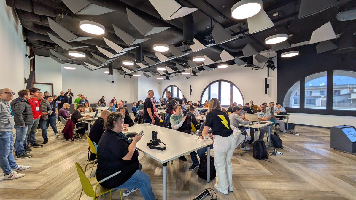 Stefano_Cassone's tweet image. Primo giorno dei Core Days, tanta gente #CoreDays2024 🤩