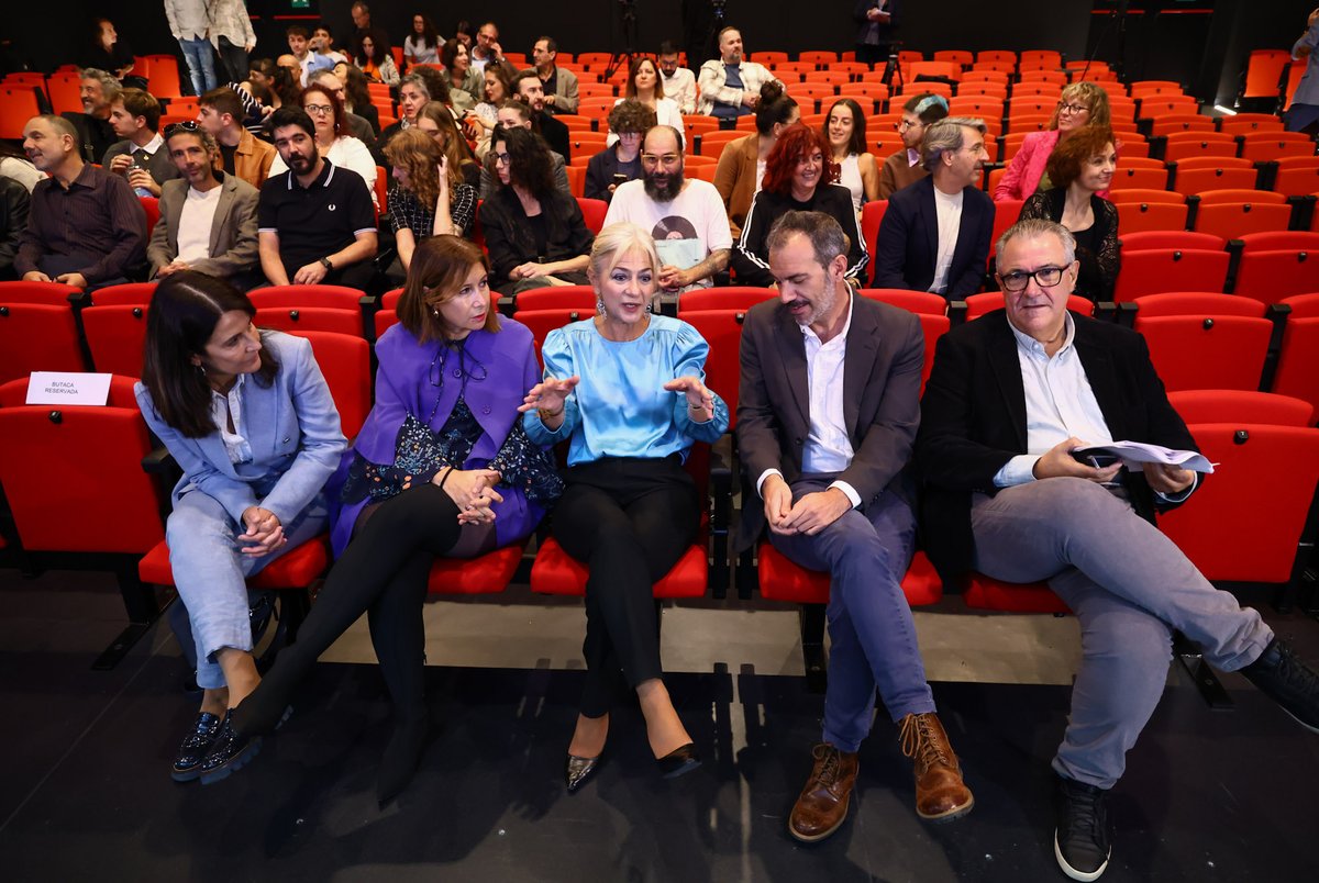 Patricia_Pozo_'s tweet photo. ✅ Es una satisfacción que el Teatro Cánovas de #Málaga reabra sus puertas.

Tras las obras de renovación, este espacio escénico vuelve con 31 espectáculos. 
Y atendiendo a las demandas del sector, sumamos programación para adultos a su ya consolidada oferta familiar. https://t.co/Be0kcG92JY