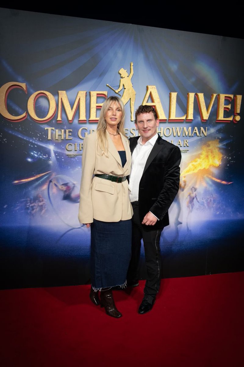 SamJSadler's tweet photo. ‘Come Alive! Greatest The Showman Circus Spectacular’ Book Now!!

📷 @craig.sugden.photography 
🎭 @Curtain_CallRev 

#ComeAlive #GreatestShowman #Circus #EmpressMuseum #MusicalTheatre #RedCarpet #ComeAliveGreatestShowman #Presenter #CurtainCallReviews #EverydayImHustling https://t.co/mFfs8DaELD