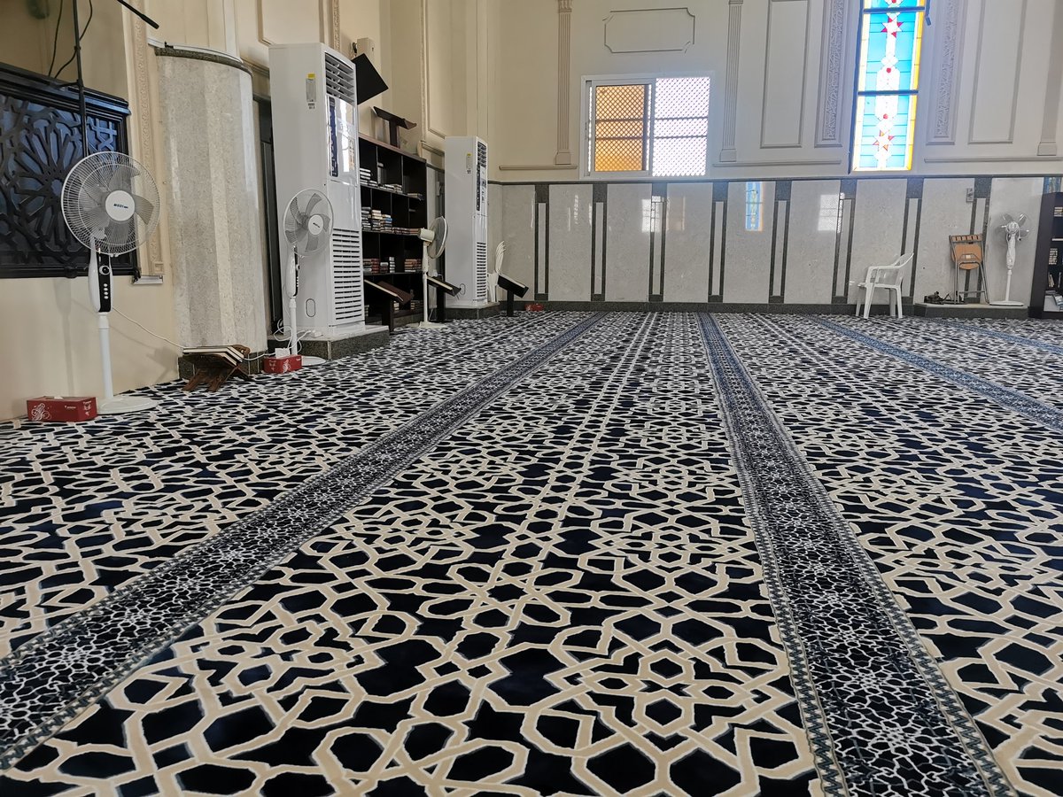 alhad_ras's tweet photo. جامع رأس الحد وقد اكتسى حلة قشيبة بعد إتمام فرشه وصلاة الجمعة فيه خلال هذا اليوم : ٨ / ١١ / ٢٠٢٤م بعد تبرع سخي من إحدى الكريمات صاحبات الفضل ، سائلين الله أن يجعل ذلك في موازين حسناتها وأن يمدها بموفور الصحة والعافية والعمر المديد . https://t.co/qSlxp6Z4UJ