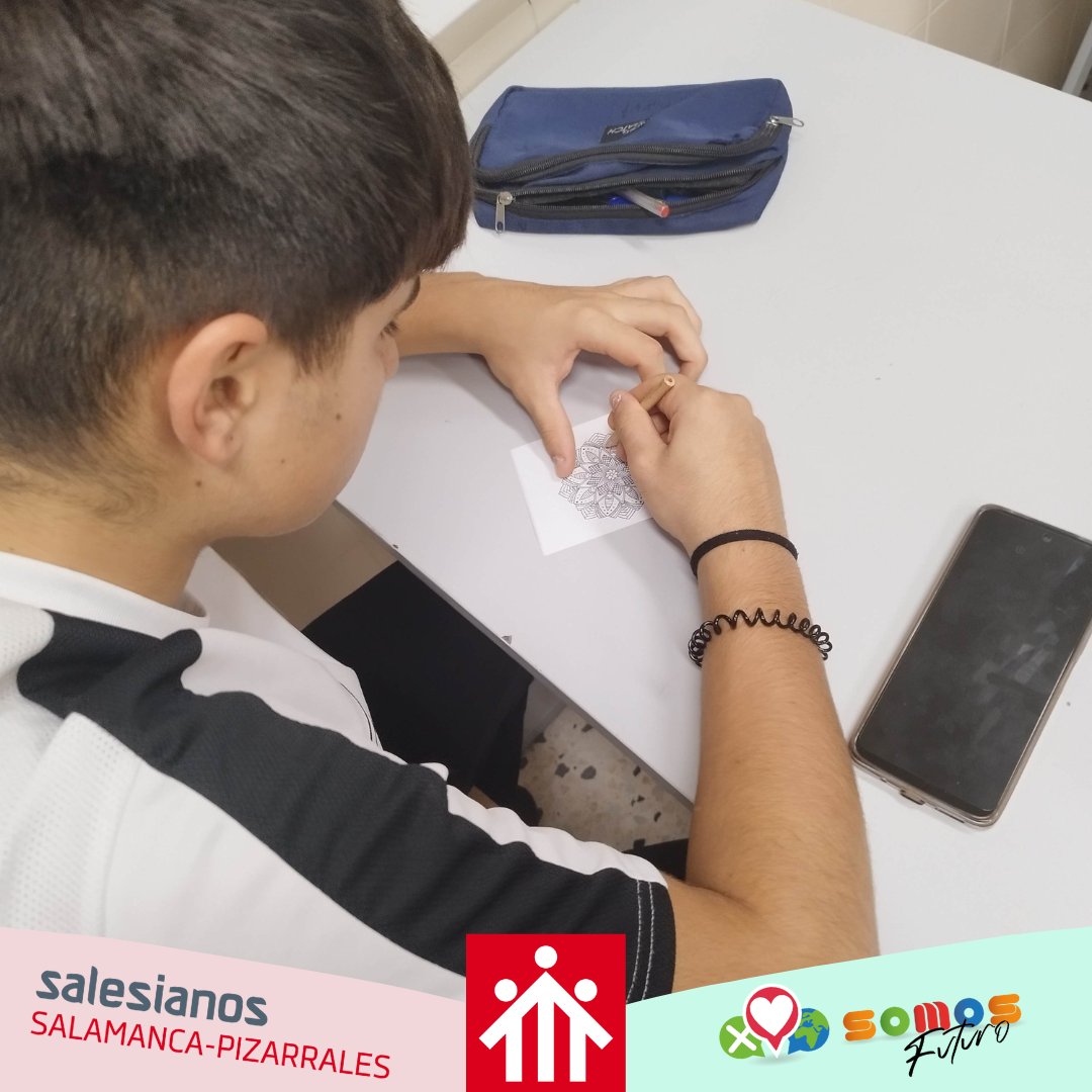 SalesianosPiza's tweet photo. Como todos los viernes en Grado Básico comenzamos las mañanas con un momento de interioridad y relajación.
Hoy estuvimos pintando mandalas. 

Feliz fin de semana a todos.

#cssj_fp 
#cssj_gb https://t.co/wX9I72LCMM