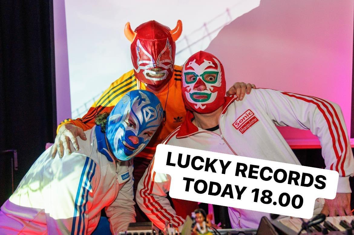 RevengeOfCalculon tweet media