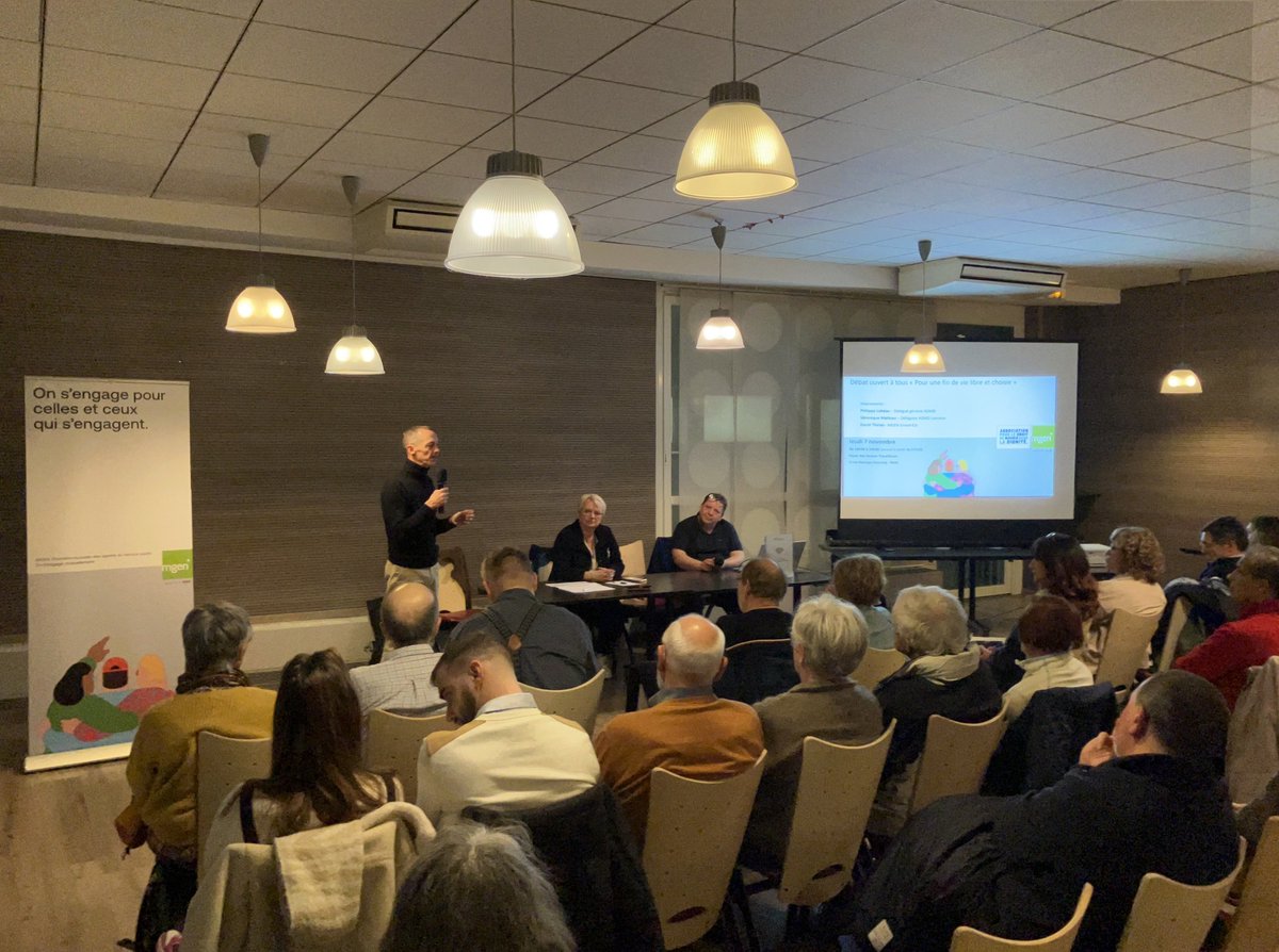 ADMDMoselle's tweet photo. #Metz 💬 Réunion publique sur la #FindeVie en présence de @PhilippeLoheac,  délégué général de l'@ADMDFRANCE.
Débat parlementaire : l'annonce du retour du texte de loi sur la #FindeVie a longuement été évoquée.
Conférence en partenariat avec @mgenGrandEst. #Santé #Société https://t.co/OHxdsKtN15