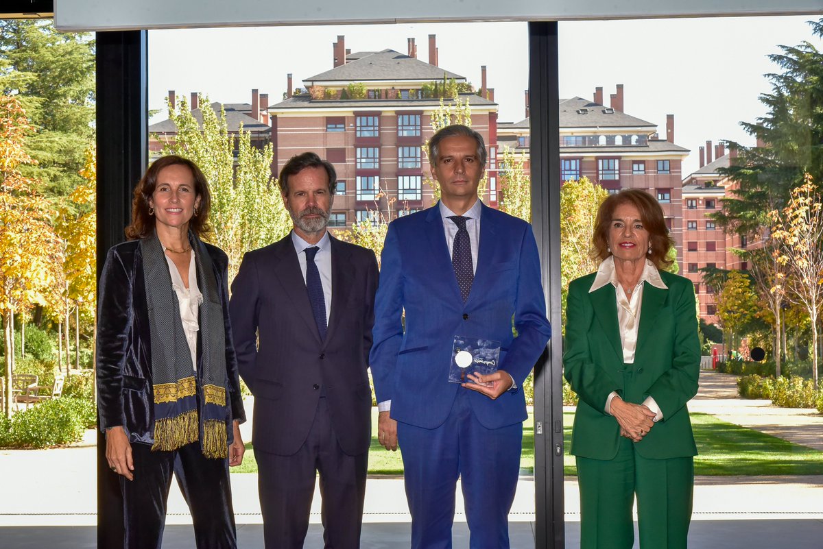 ValorizaSM's tweet photo. Estamos orgullosos de haber recibido el Distintivo Compromiso Integra otorgado por @FUN_INTEGRA. Gracias por reconocer nuestro compromiso con la inclusión laboral y la igualdad de oportunidades.  #InclusiónSocial #Valoriza #CompromisoIntegra https://t.co/tiS14TyKPV