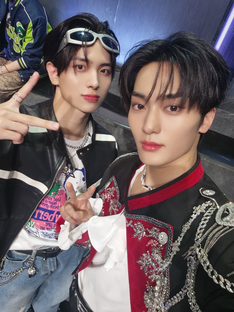 태영아 고생했다~✌
#류준민 #더크루원 #TheCrewOne #태영 #크래비티 #CRAVITY #03프렌즈