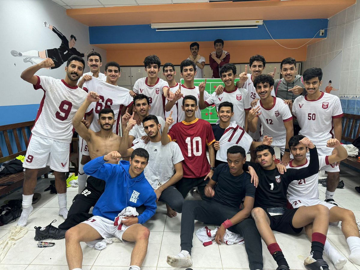 بعد فوزهم في 4 مباريات وتصدرهم بالعلامة الكاملة 12 نقطة، لاعبين نادي النصر تحت 19 سنة يهدون فوزهم والصدارة لزميلهم العزيز بدر السعيدي، نسأل الله له الشفاء التام 🙏

#العنابي_معاك 🤎