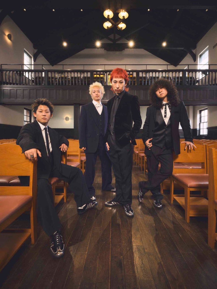 HarukamiraiInfo's tweet photo. 【SAMBA Tuxedo】
キービジュアルにハルカミライが起用されました！

adidas Orginals
atmos limited 「SAMBA "Tuxedo"」

インタビューなど詳細はこちらをチェック！
https://t.co/lmghbrS2WA

#atmos
#adidasoriginals
#SambaTuxedo
#Sambaatmos
#StreetLux https://t.co/KWpKxuSf2H