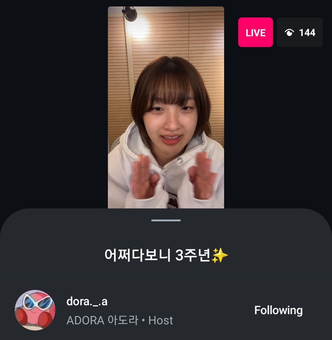 ADORA_base's tweet photo. #Adora is live on IG to celebrate her 3rd debut anniversary ! https://t.co/UmtgWDF2ZY