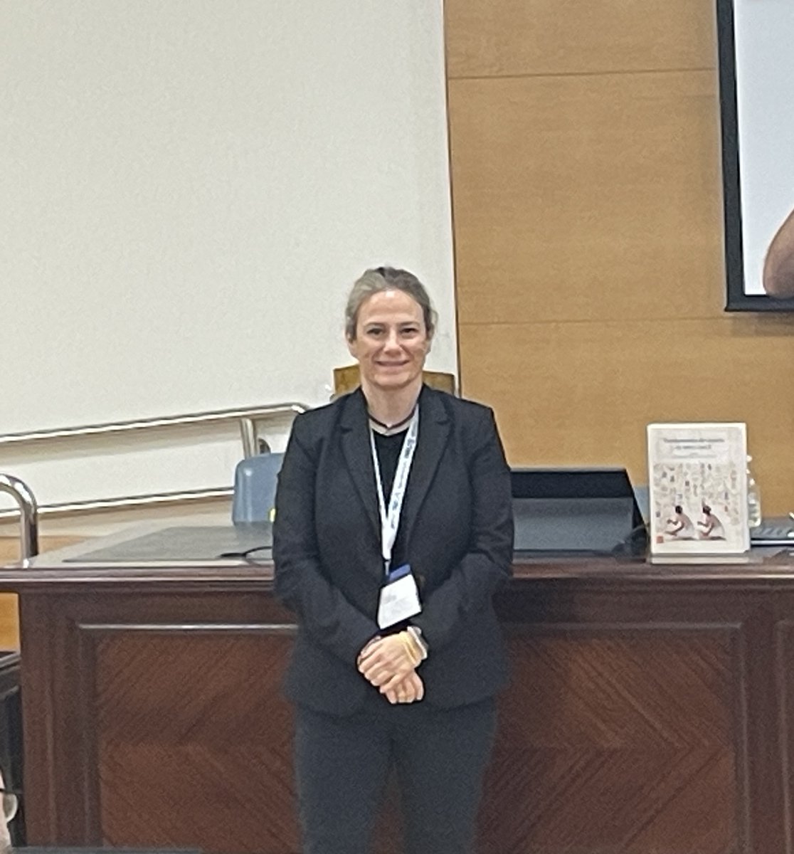 jdieramon's tweet photo. Entrega de Premios patrocinados por Máster en Data Science & Business Analytics https://t.co/QF9yDqMN1l y la gran
@gema_faviles
. Regalo de este pedazo de libro que tenéis a vuestra disposición libremente : Fundamentos de ciencia de datos con R https://t.co/KKBFezQBWS #3RqueR https://t.co/jLznE8sBm6