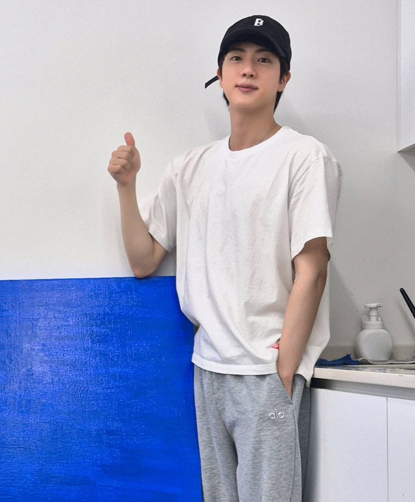 sevenrchive's tweet image. OUR SEOKJIN LOOKS SO CUTE 🥹🫶