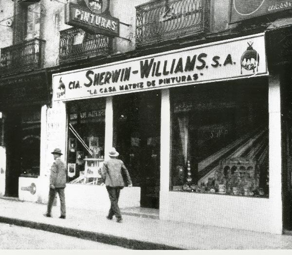 Exec_report's tweet image. #ExecutiveProfile Sherwin-Williams Market Cap: $96.71B

Founded in 1866 by Henry A. Sherwin and Edward P. Williams in Cleveland, OH.

In 1964 the company was listed on the NYSE as $SHW 

Today SW has been in business for 150 years with 60,000 employees in 120 countries.