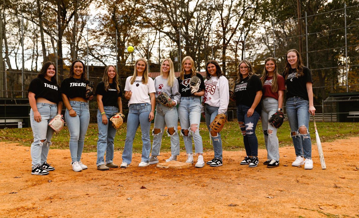 ❄️ Winter Camps ❄️

Come join us for camp on Saturday, December 14. 

🥎 Pitching 
🥎 Hitting 

Hit the link below for more information ⤵️

🔗 campbellsvillesoftballcamps.com