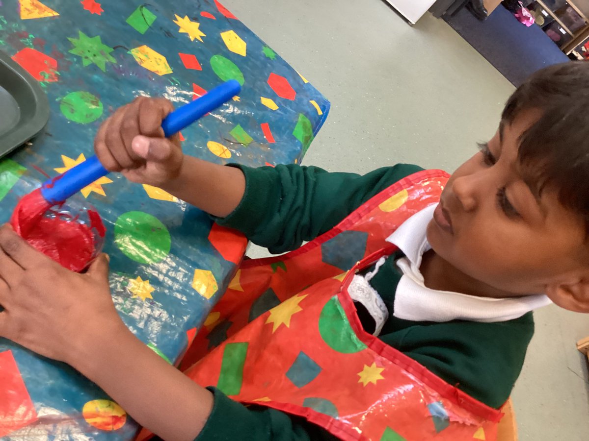 SMA_Nursery's tweet photo. We have enjoyed making our poppies to celebrate Remembrance Day. The poppies will be displayed at St Luke’s Church for you to view. @stlukesboc @StMargarets_ #SMAart https://t.co/kSValwcXYb