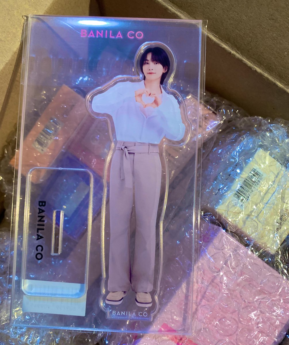 JJ_svt_t's tweet photo. ハニちゃんきてたー💕✨
かわいい🥺💕
忙しい1週間を頑張った自分へのご褒美としようっと🩷
コスメたくさん入ってて開けるの楽しみ〜( ˶>ᴗ<˶)ﾜｸﾜｸ
ハニちゃん♡バニラコさん♡ありがとう🩷
#BANILA CO https://t.co/Y8yyWa5DAx