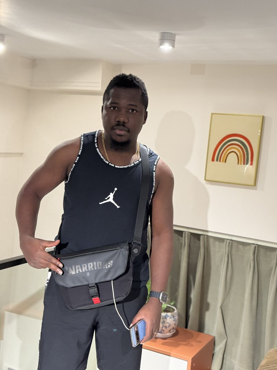 Fagalex_Insight's tweet image. Wait ooo 

Soo I be model too? Omooo 

See lit 🔥 cross bag 💼 

#100,000 naira only 

WhatsApp 09025101778 or Dm to make payment